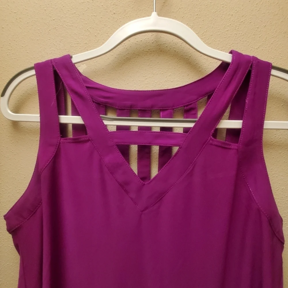 Womens size M sleeveless fuscia lightweight strappy top very cute - Picture 6 of 12
